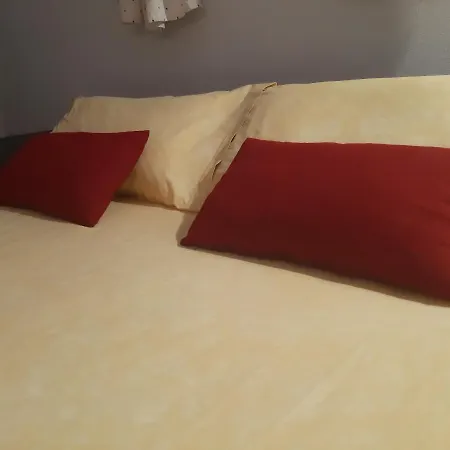 L'aura Monolocale Uri