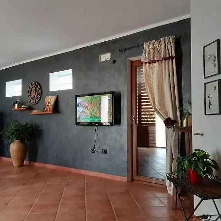 Nocleg ze śniadaniem L'aura Monolocale Con Cucina Uri