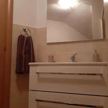 L'aura Monolocale Uri