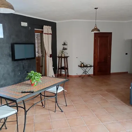 L'aura Monolocale 3* Uri