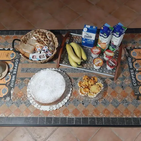 L'aura Monolocale Bed & Breakfast Uri