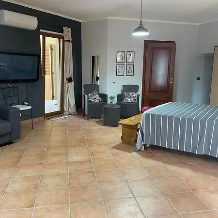 فندق مبيت وإفطار L'aura Monolocale Con Cucina Uri